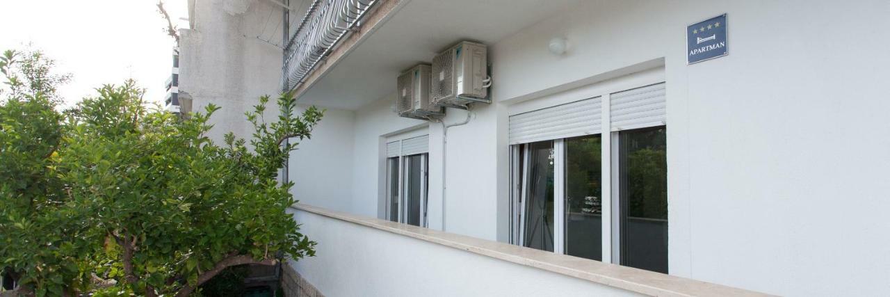 Vintage Apartment Duce Bagian luar foto