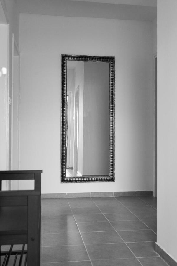 Vintage Apartment Duce Bagian luar foto