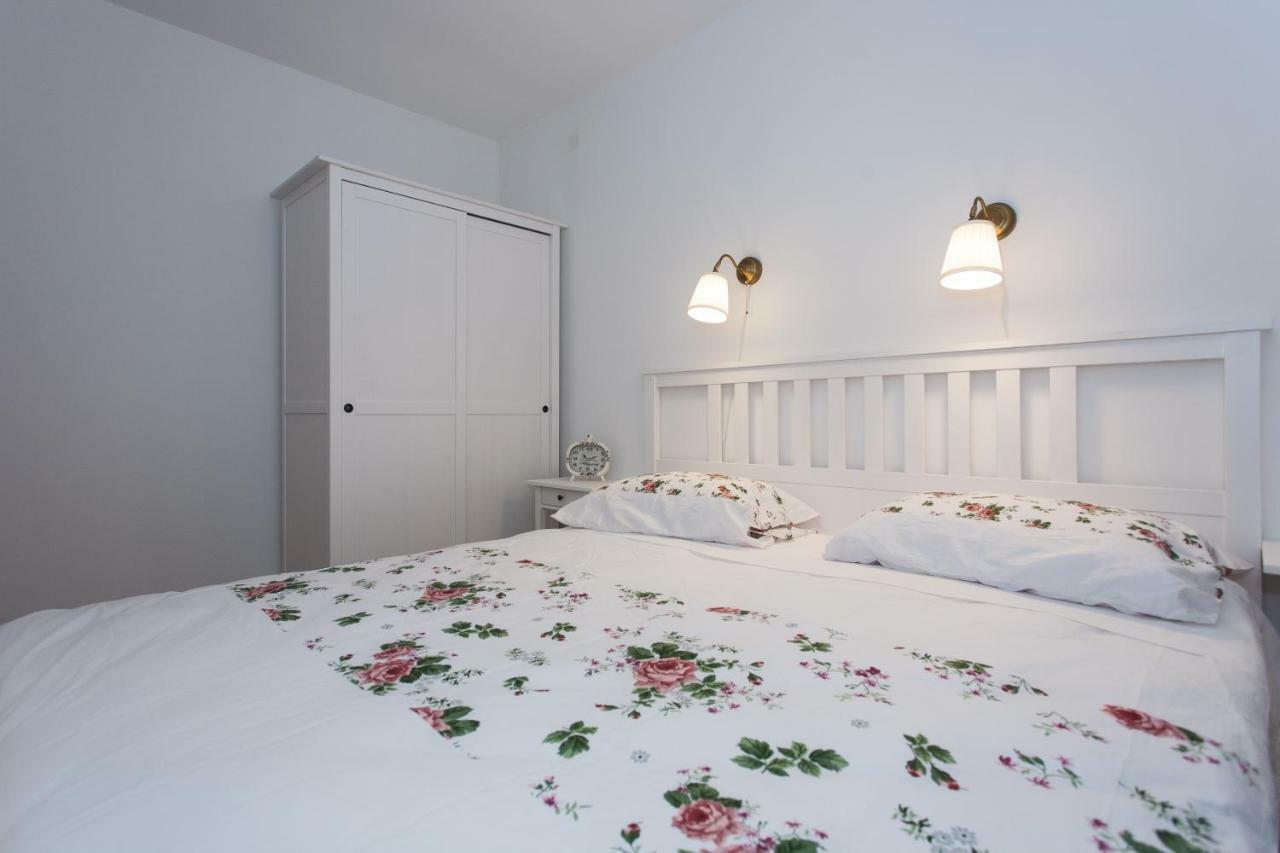 Vintage Apartment Duce Bagian luar foto