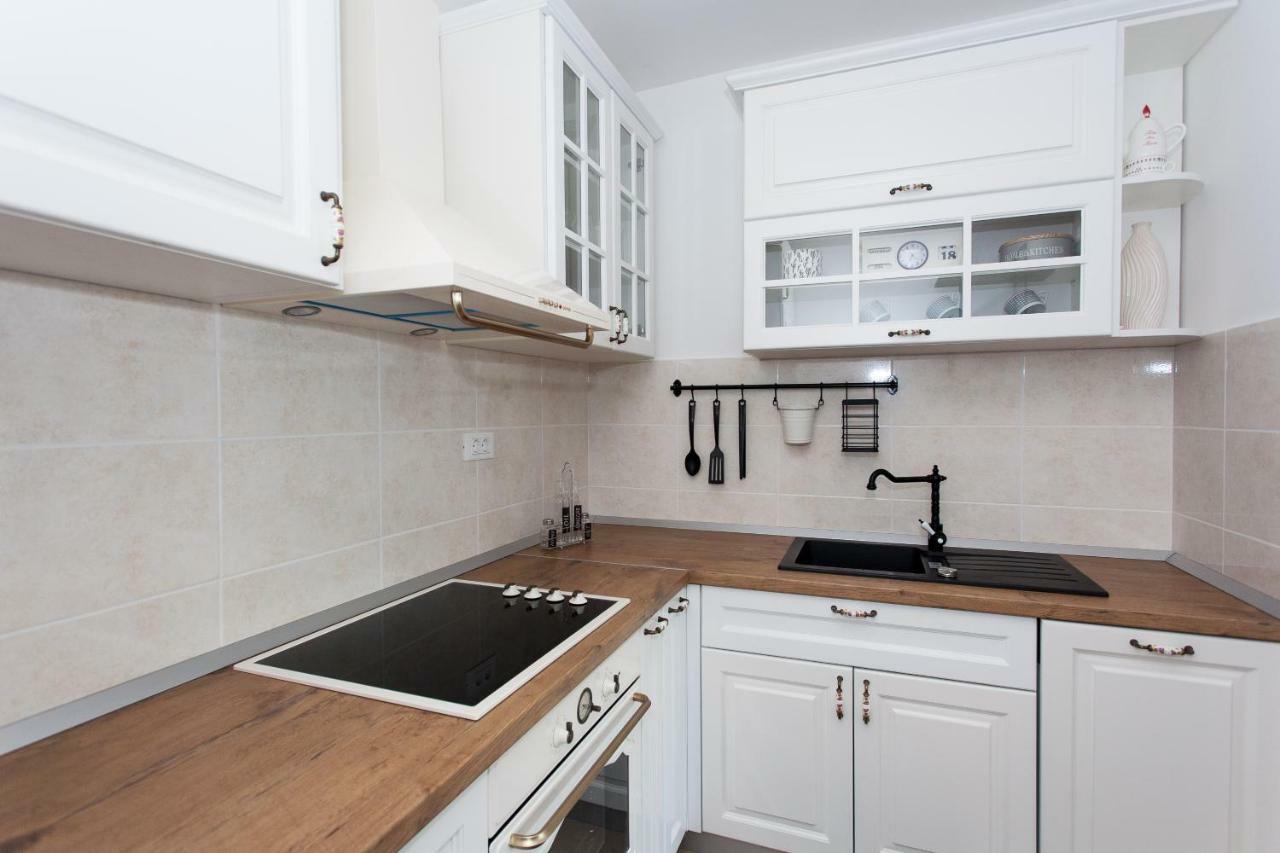 Vintage Apartment Duce Bagian luar foto