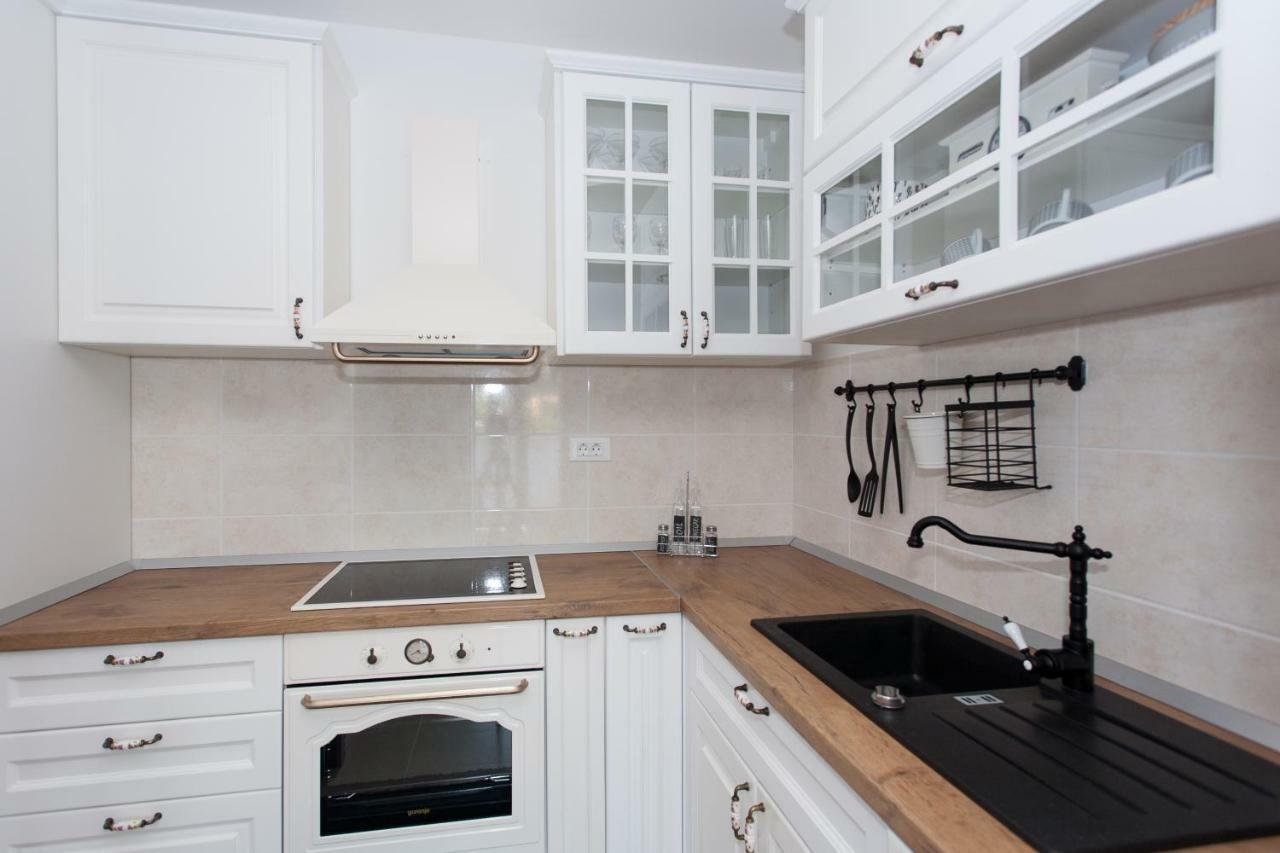 Vintage Apartment Duce Bagian luar foto