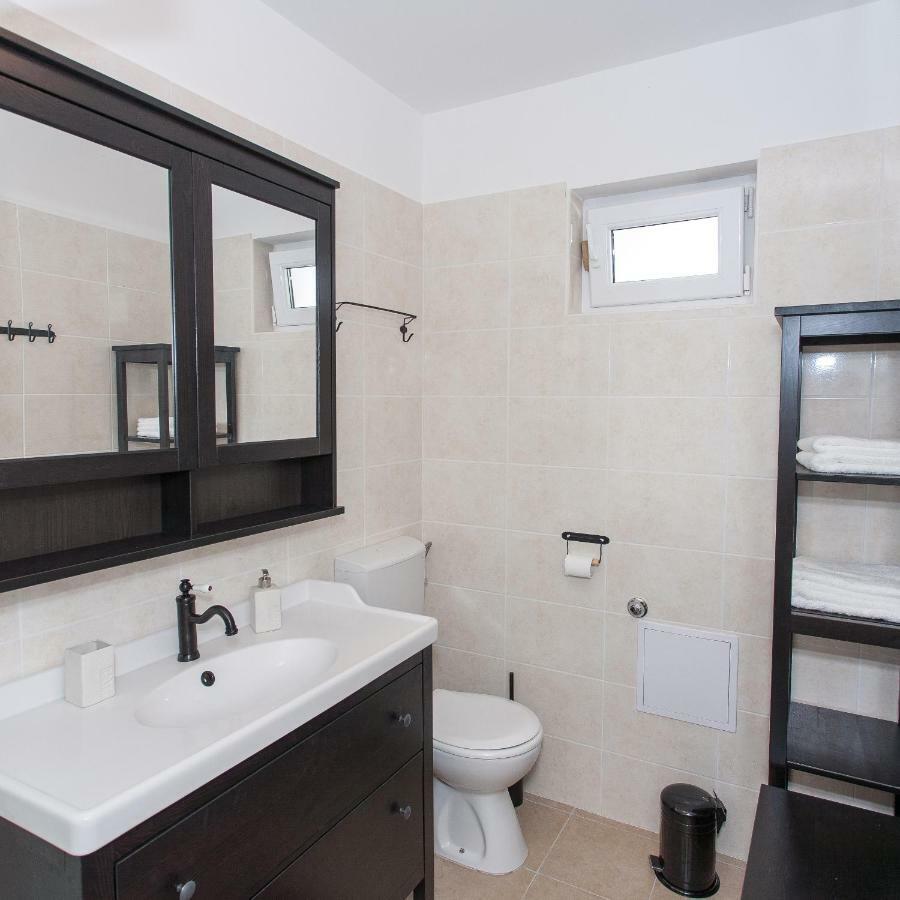 Vintage Apartment Duce Bagian luar foto