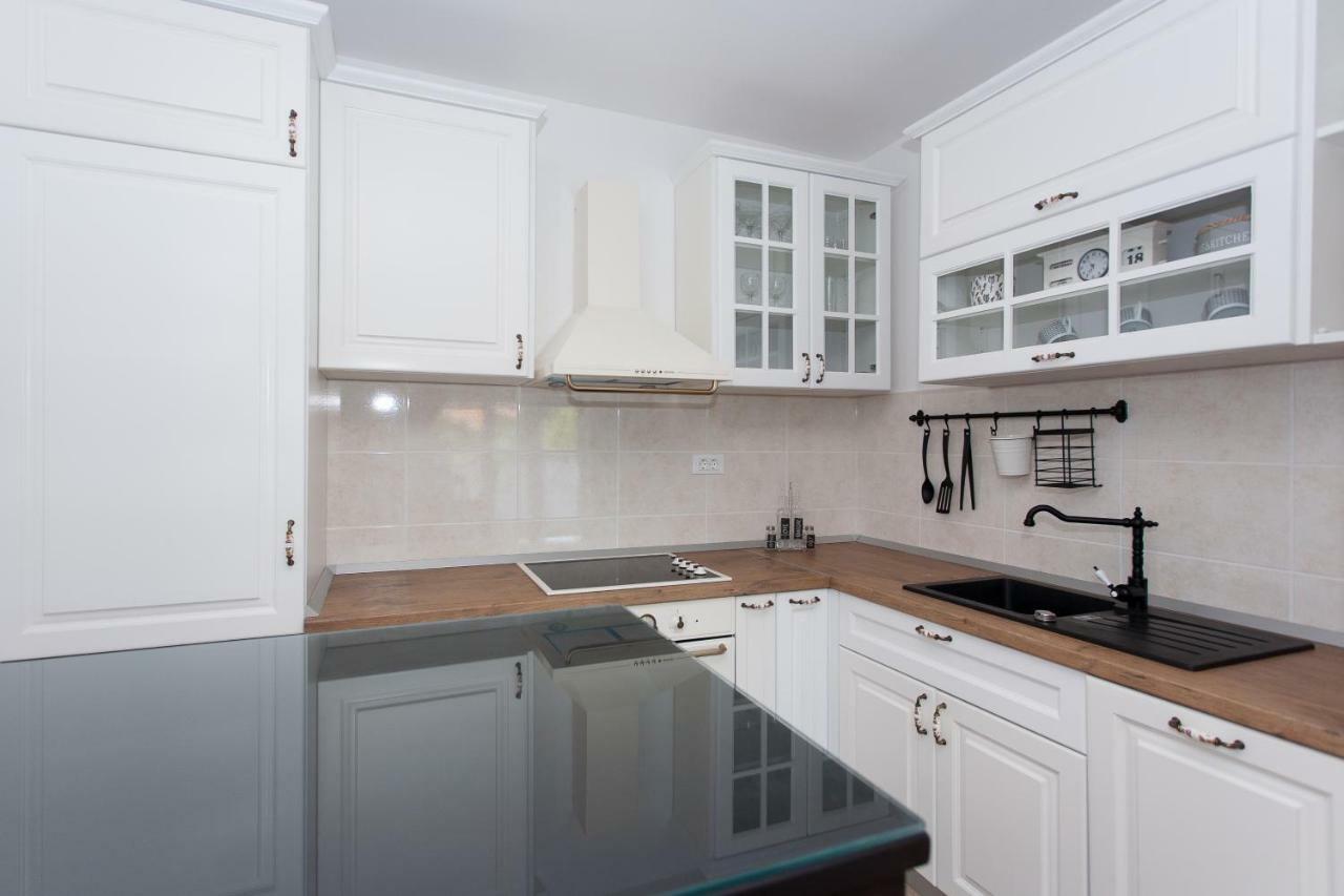 Vintage Apartment Duce Bagian luar foto