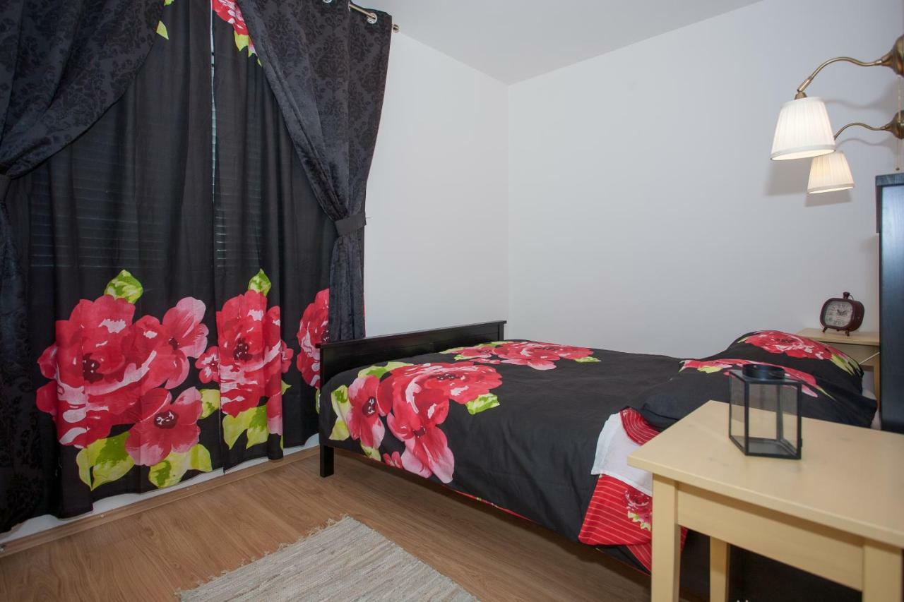Vintage Apartment Duce Bagian luar foto