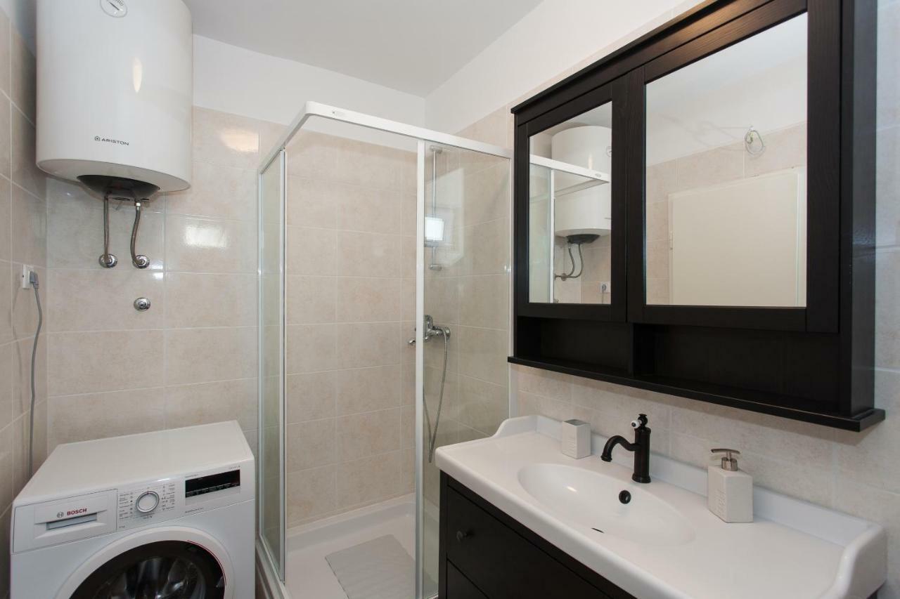 Vintage Apartment Duce Bagian luar foto