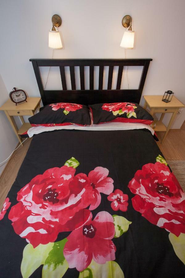 Vintage Apartment Duce Bagian luar foto